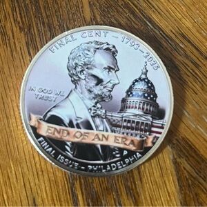 Commemorative Coin with Lincoln and Capitol Design